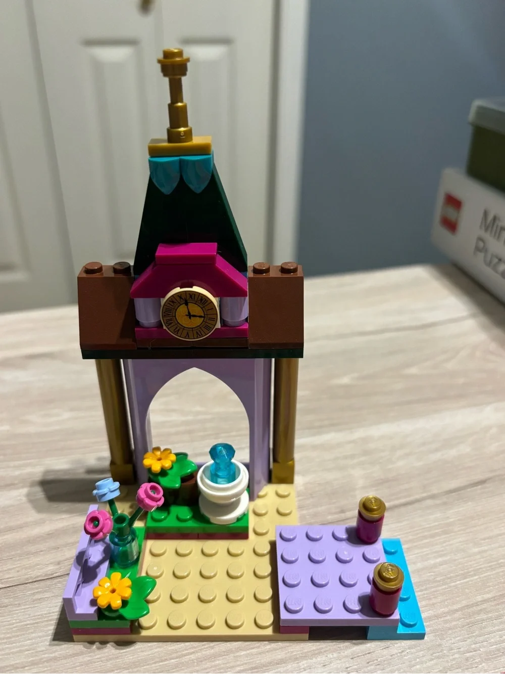 Complete LEGO Disney Frozen 41155 Elsa's Market Adventure - Picture 5 of 7